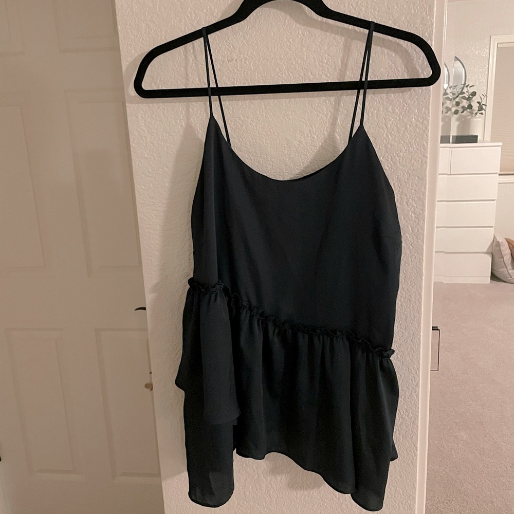 Ro & De forest green asymmetrical top!